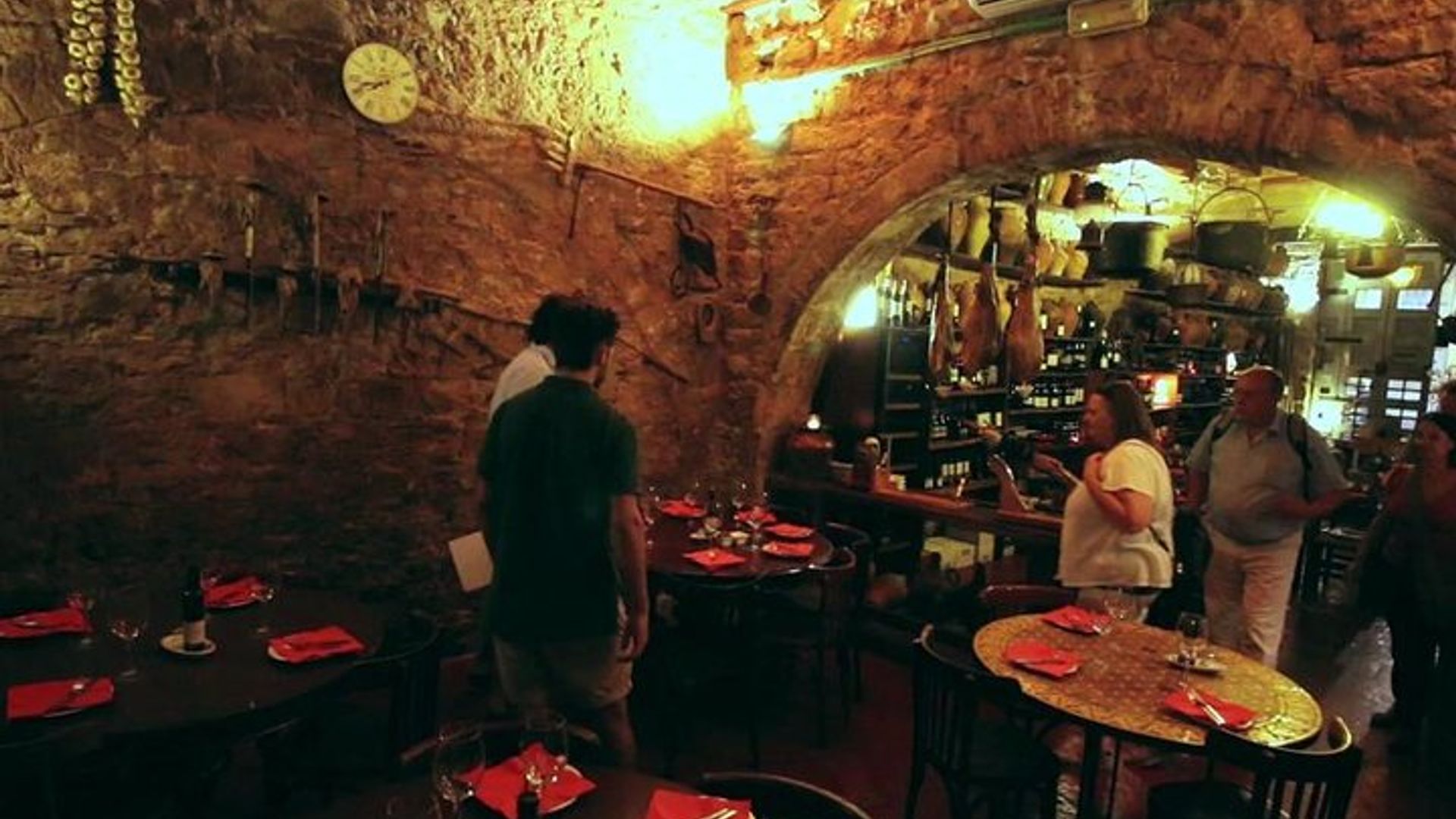 Barcelona Gothic Quarter Tapas Walking Tour