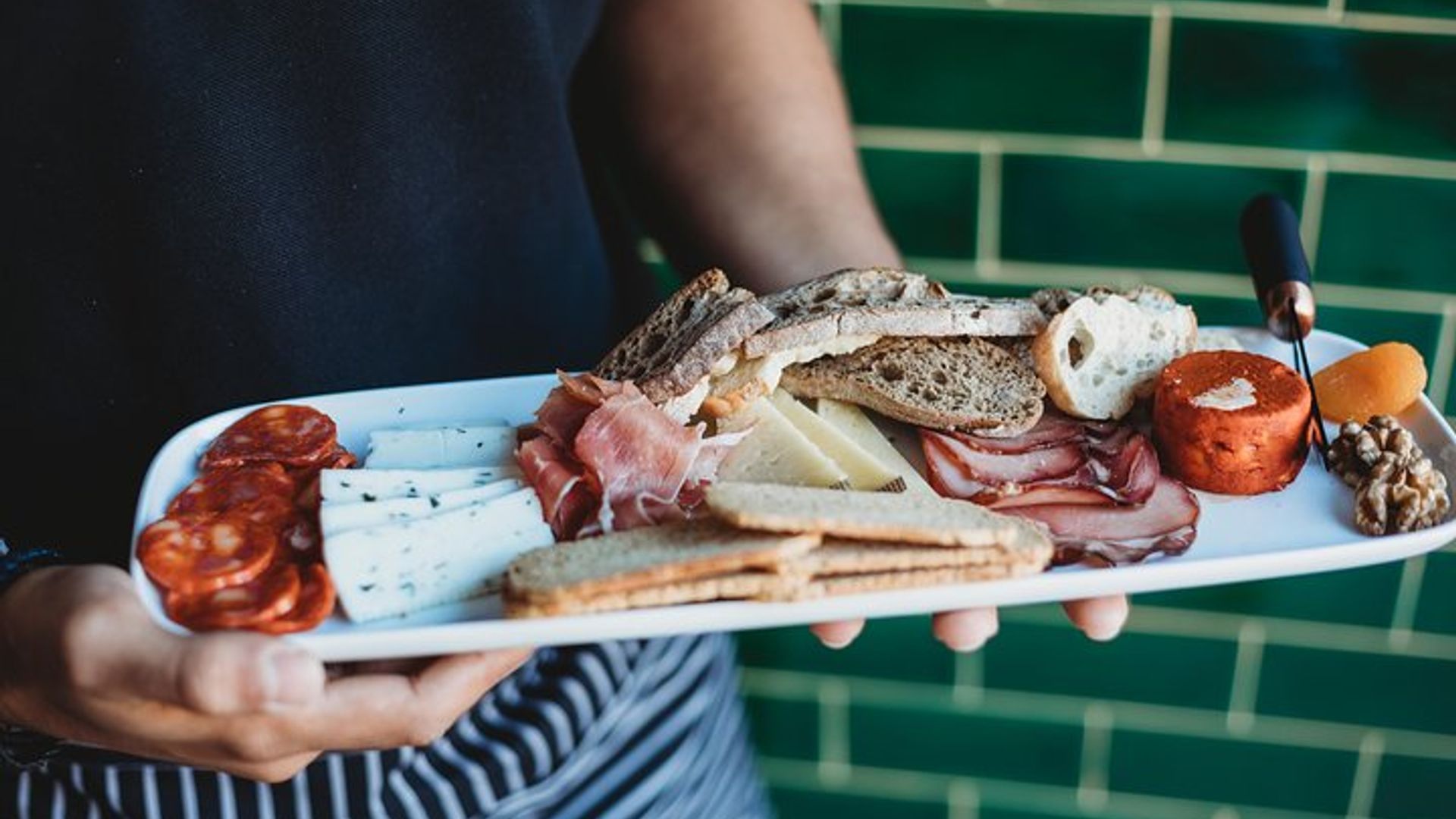 Lisbon Small-Group Wine Tasting Light Lunch