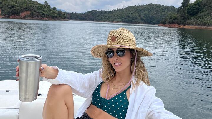 Guatape and El Peñol town and dam tour from Medellin
