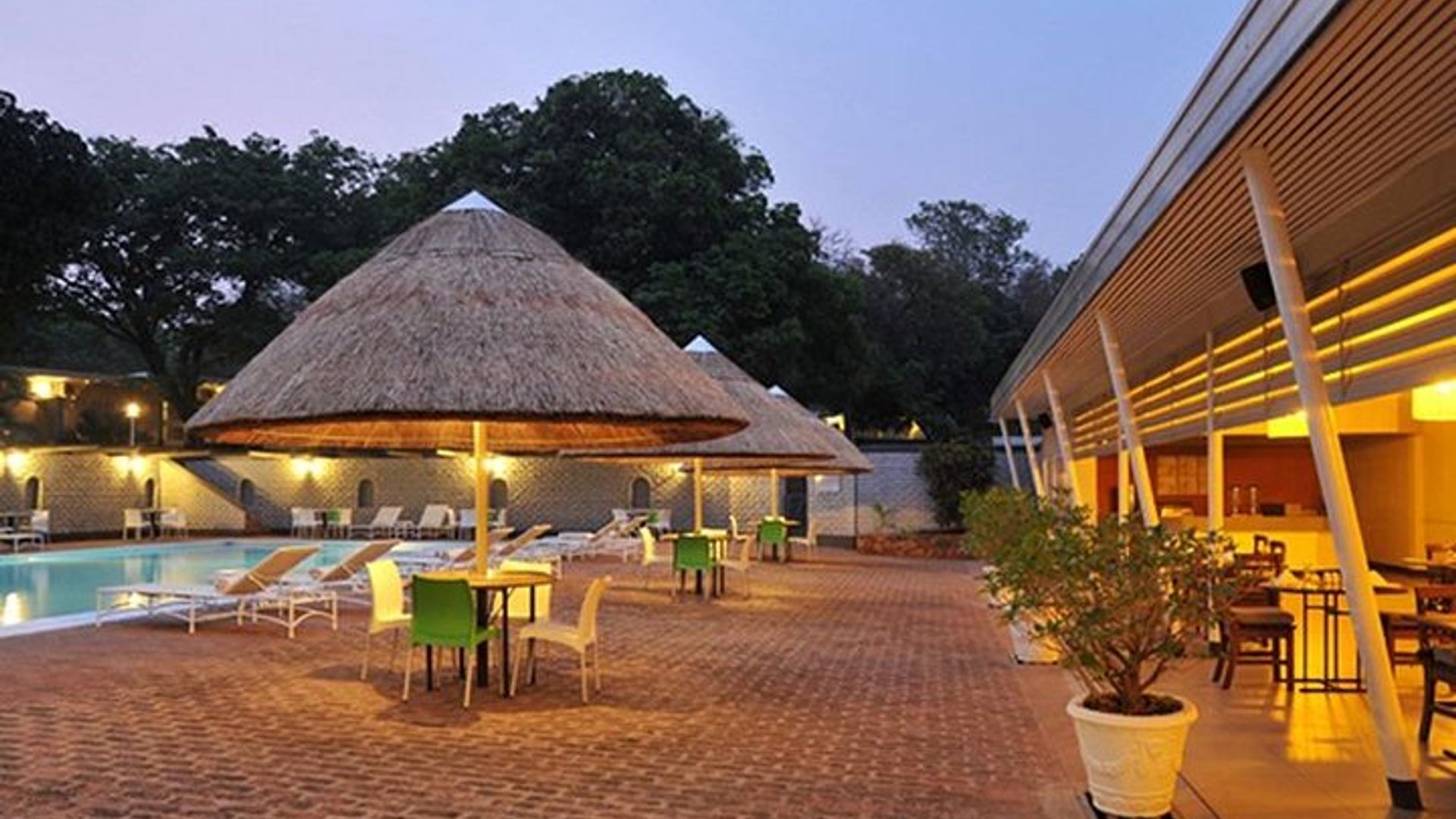 3 Days / 2 Nights Cresta Sprayview Hotel Package