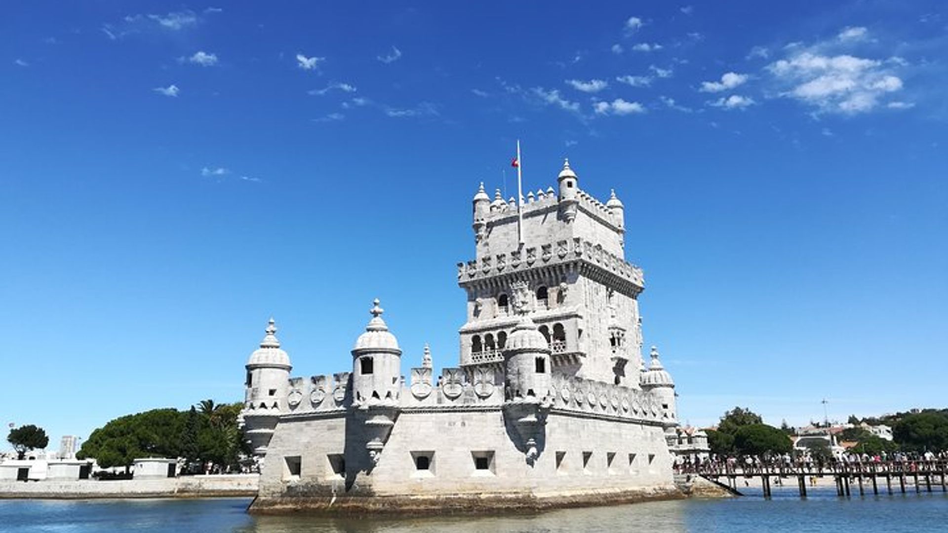 Lisbon Private Sightseeing Sailing Experience image 2
