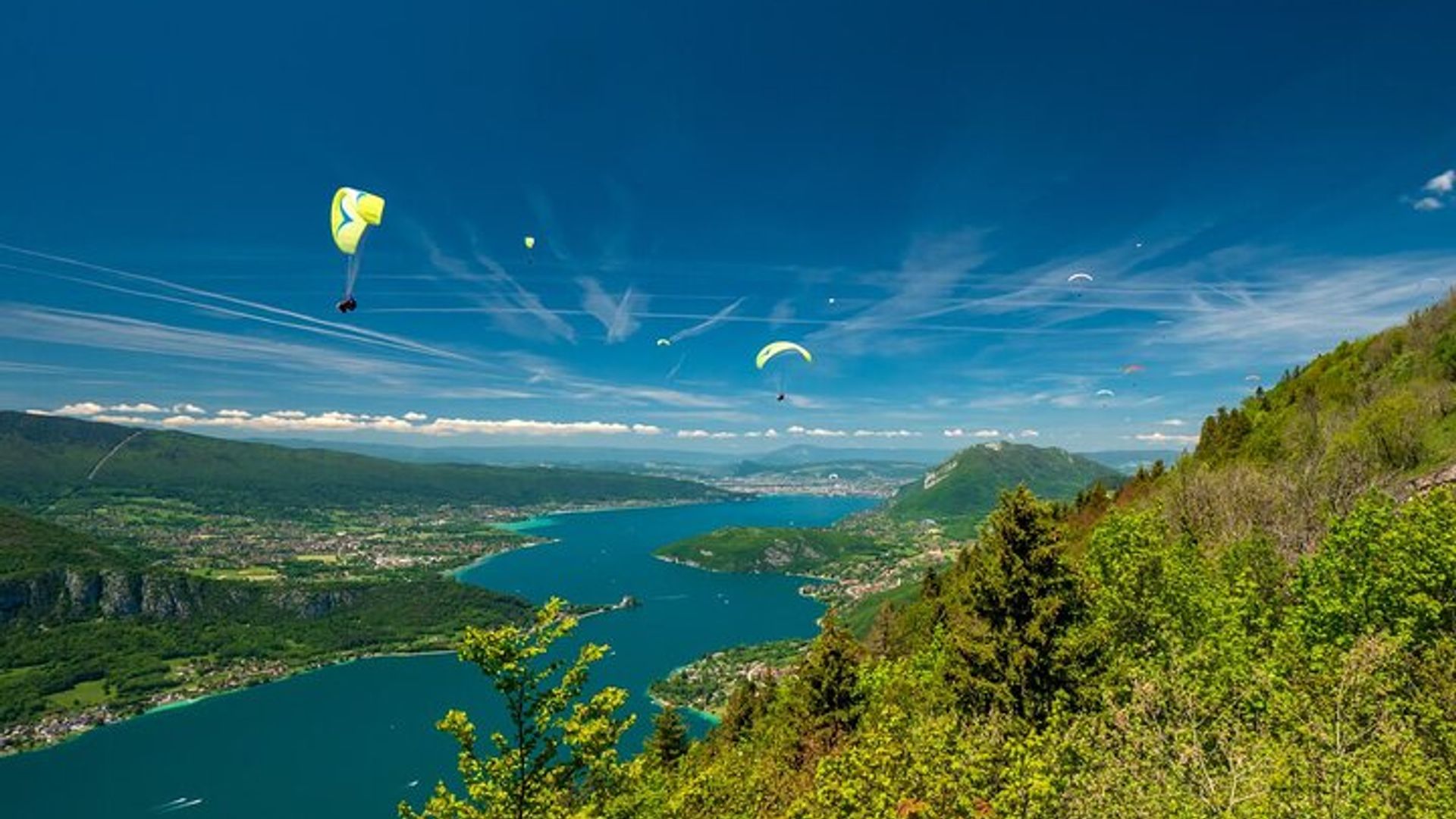 Discover the Hidden Gems from Geneva to Annecy