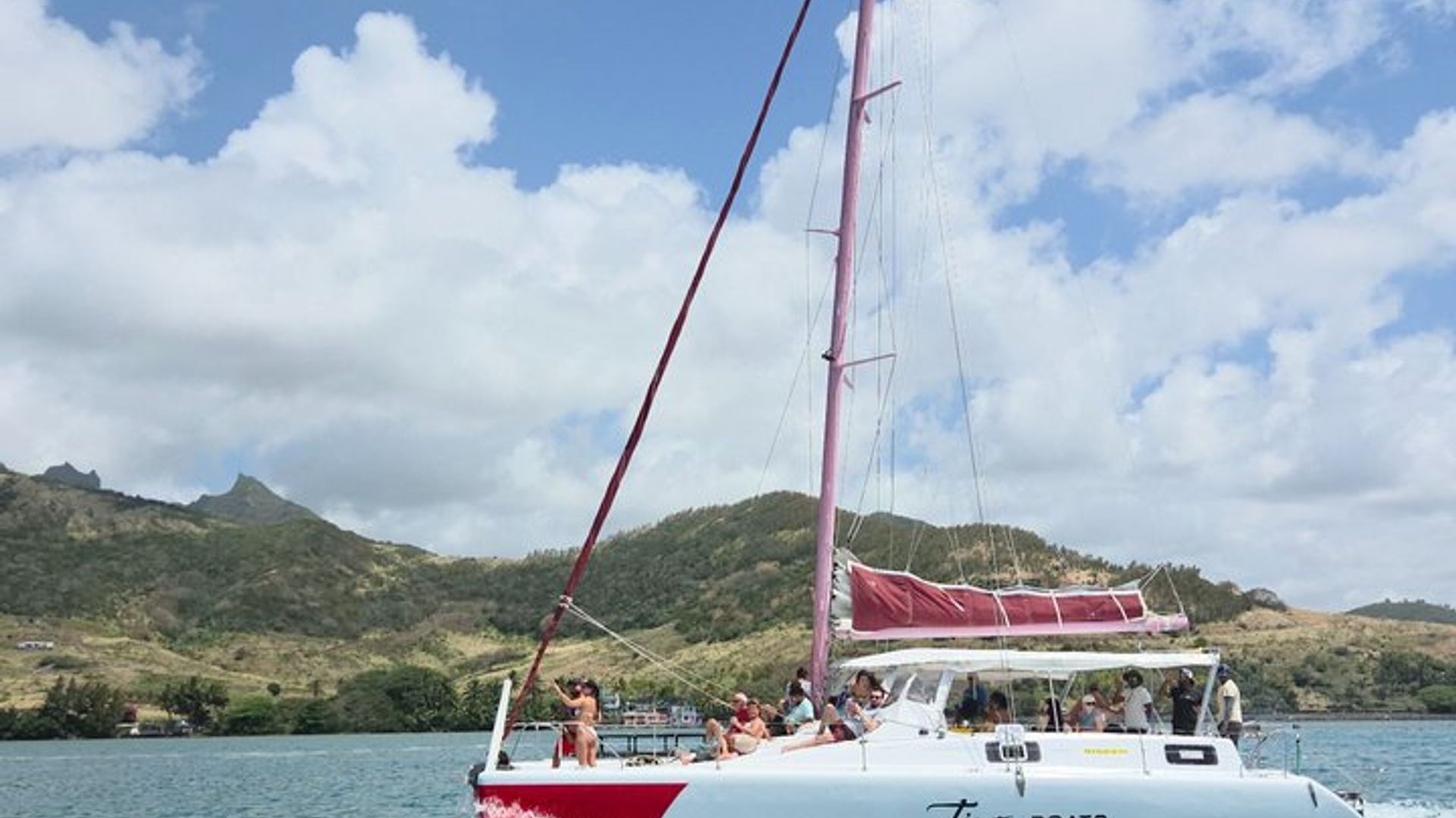 Ile aux Cerfs Catamaran Cruise and Lunch