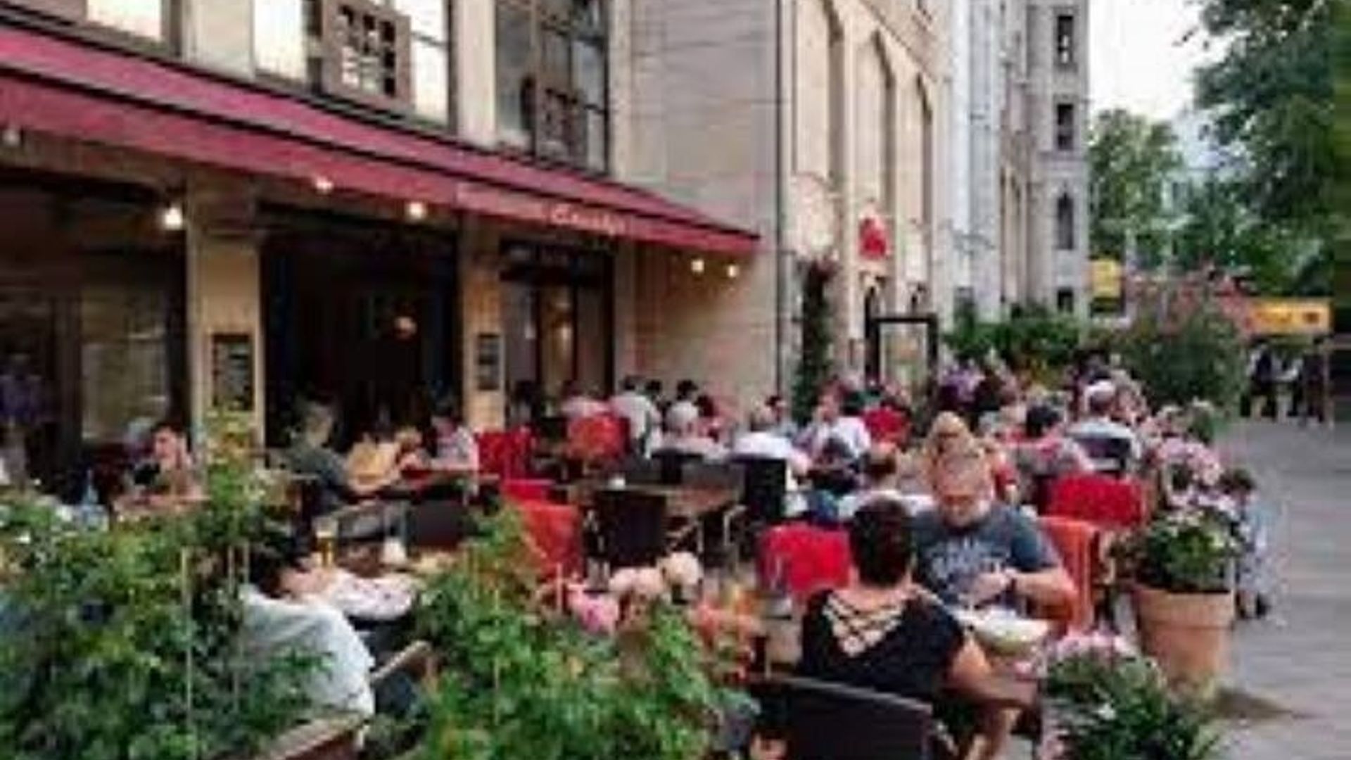 Berlin Food Tour by Private Car