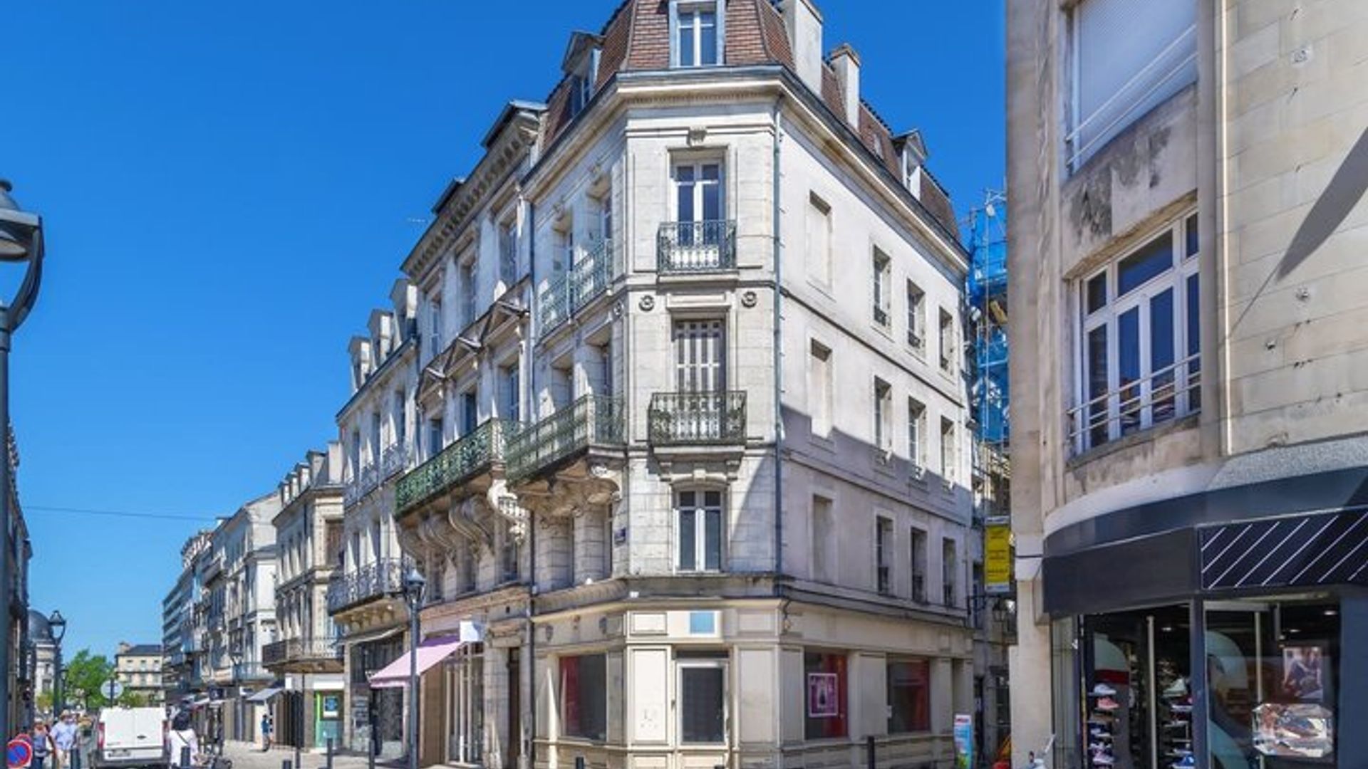 Bonjour Périgueux : Privé 2 - Heure Intro City Walk avec Guide Local