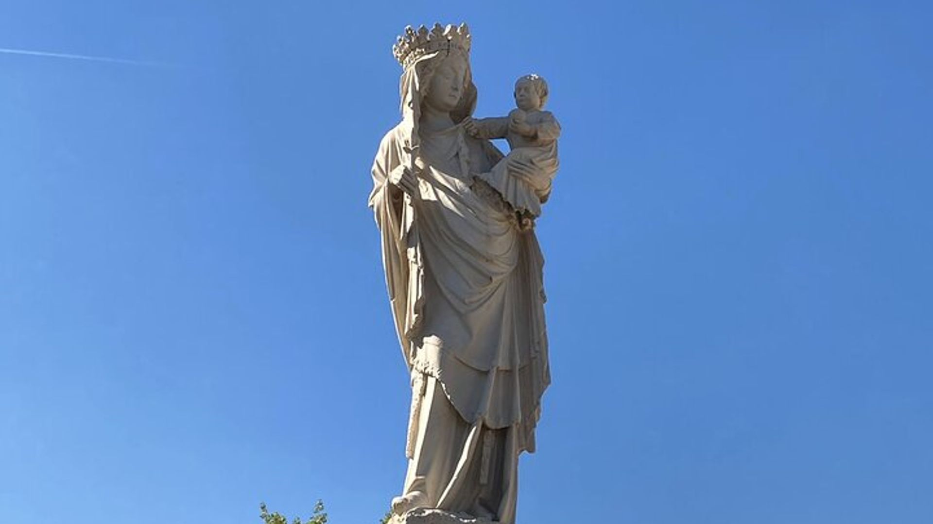 Tour in kleiner Gruppe durch die Außenfassade und Krypta der Kathedrale Notre Dame in Paris