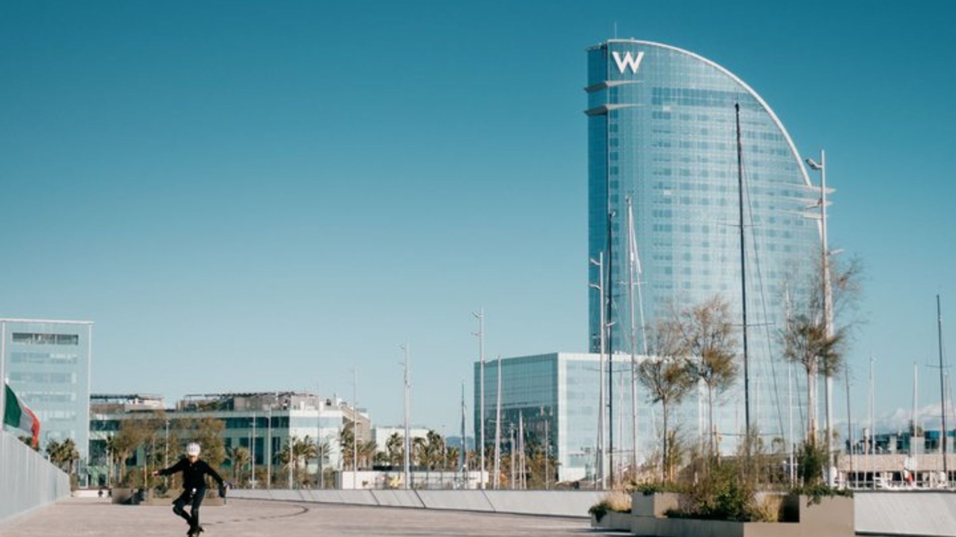 Maritime Barcelona Walking Private Tour with Boat Ride