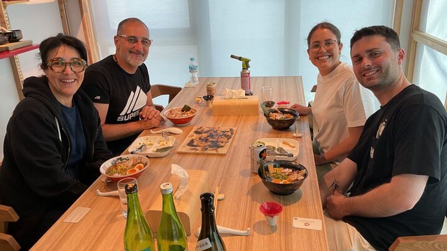 Tokyo: Small-Group Sushi- and Ramen-Making Class With Sake