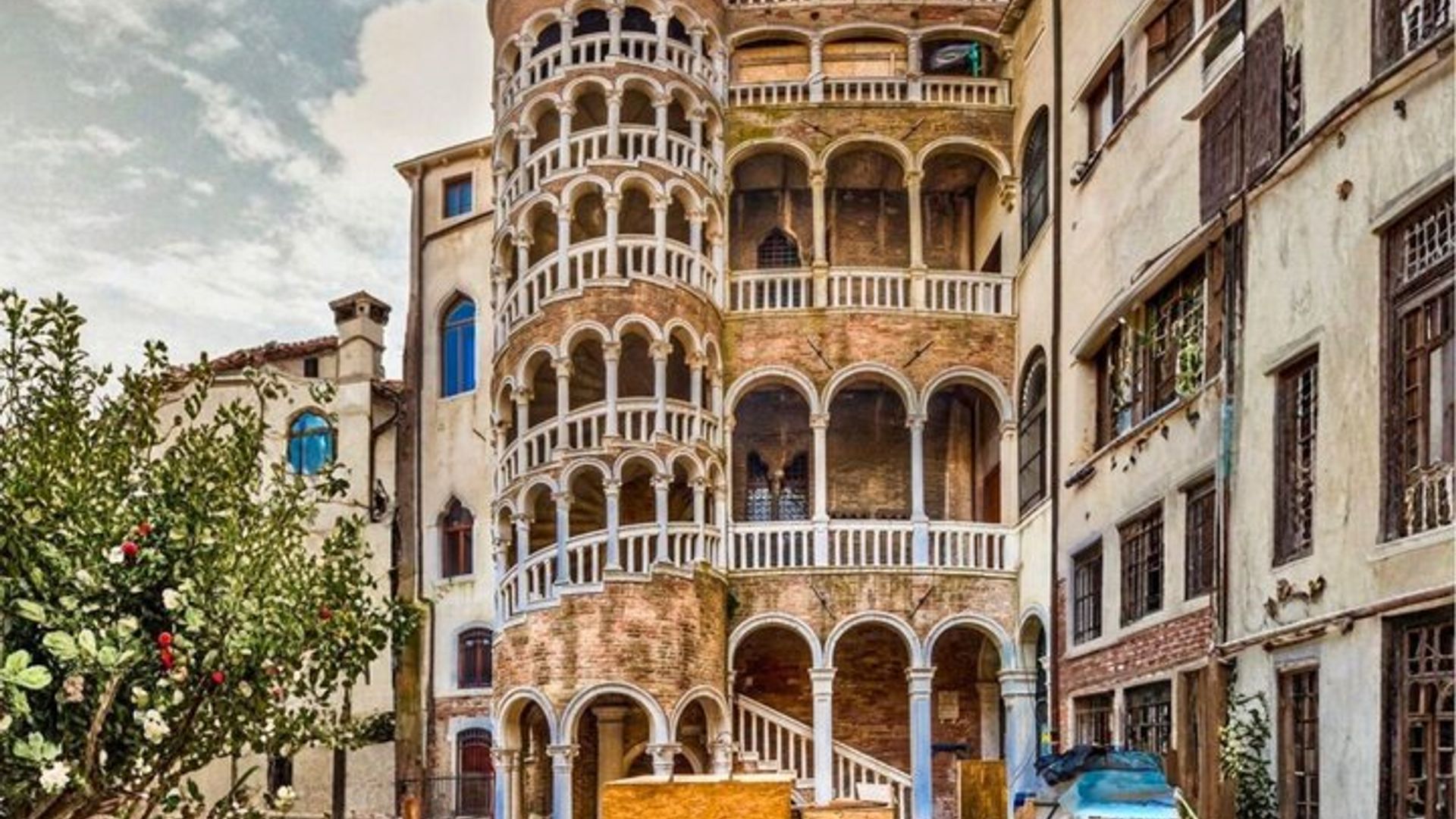 Venice Scala Contarini del Bovolo Entry Ticket with Audio Guide