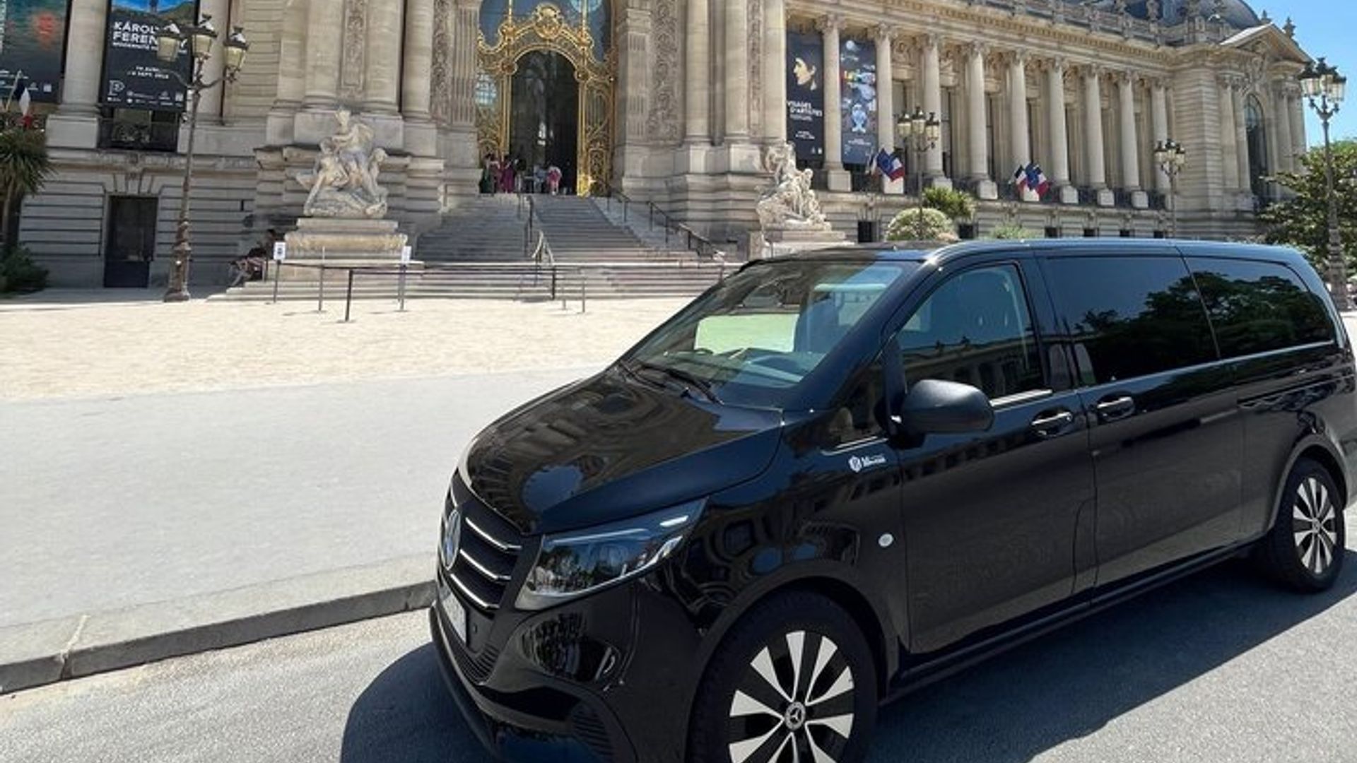 Bayeux a París : Traslado Privado con Parada Giverny Opcional