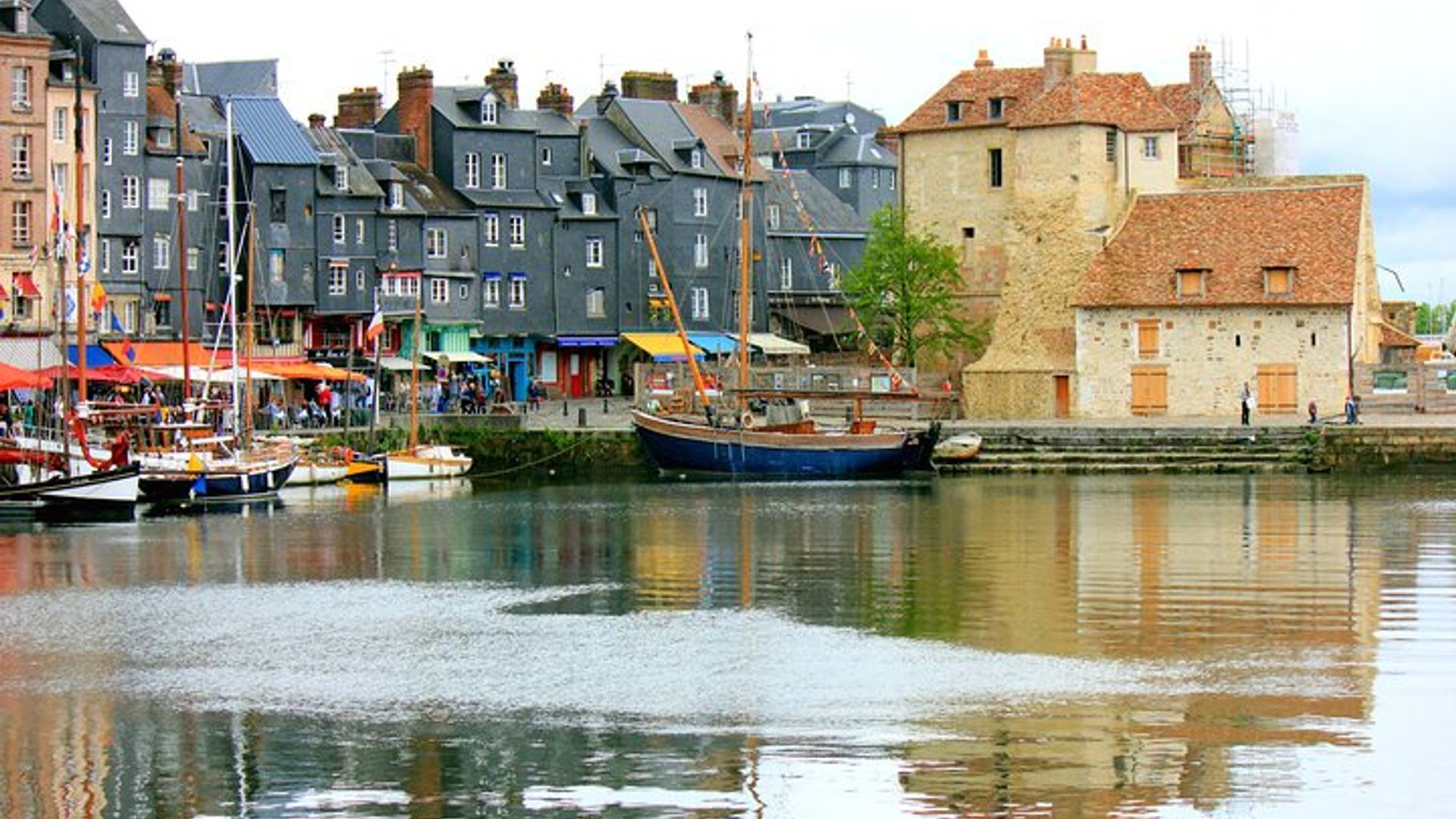 Vistas a la costa en Honfleur y Deauville desde Le Havre