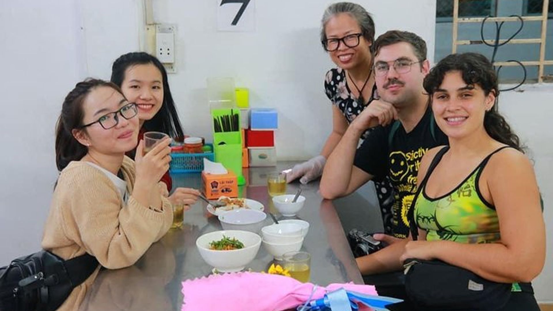 Ho-Chi-Minh-Stadt: Private abendliche Essenstour mit dem Roller