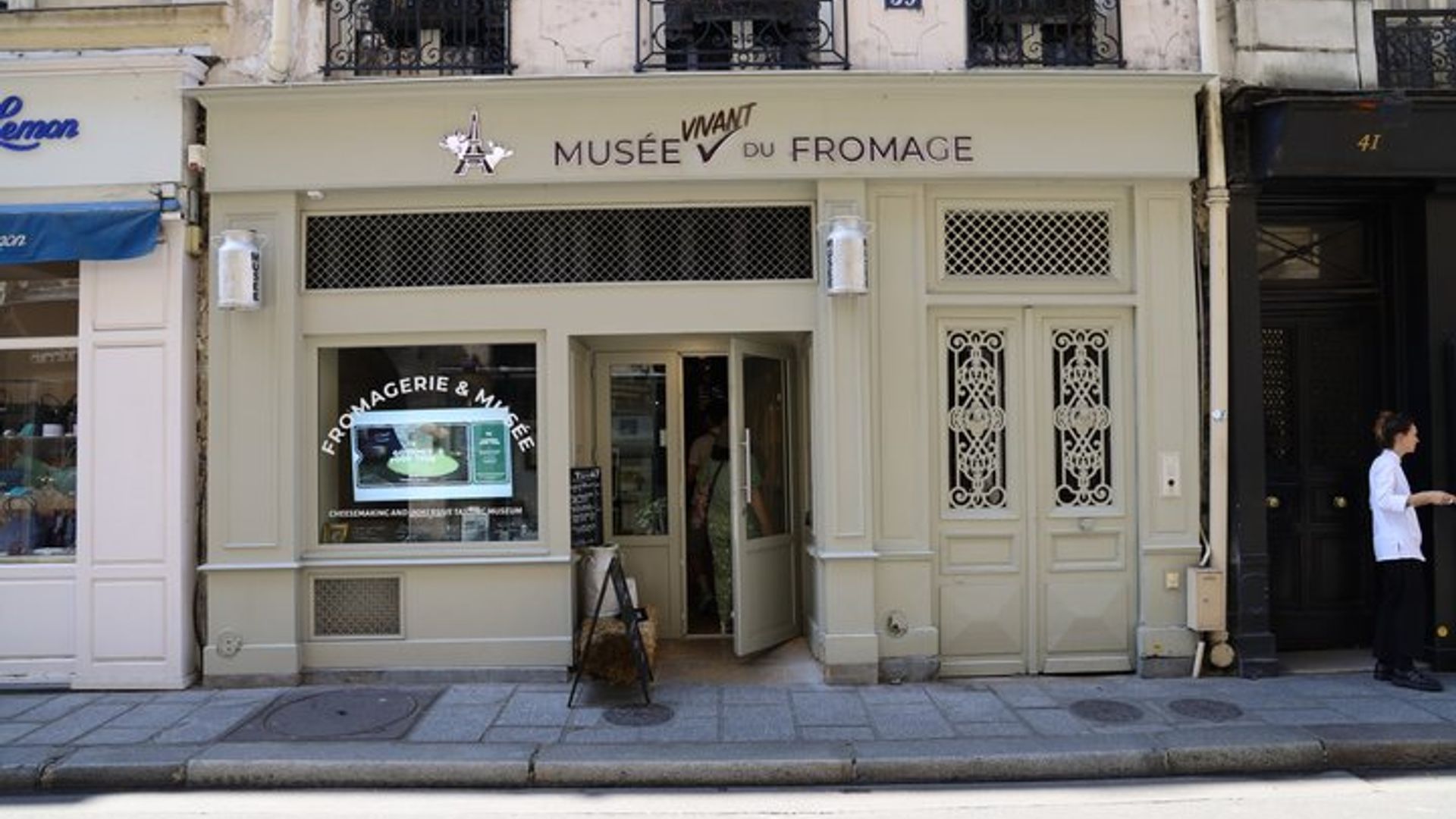 LAUNCH OFFER Notre-Dame Island Food Tour with Cheese & Wine Taste