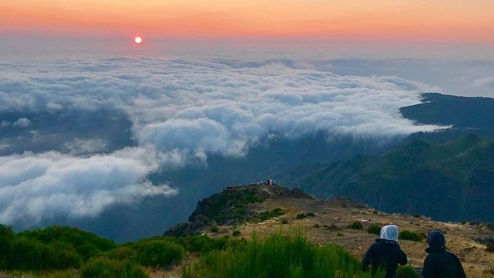 Funchal Small-Group Pico do Arieiro Sunrise 4x4 Tour