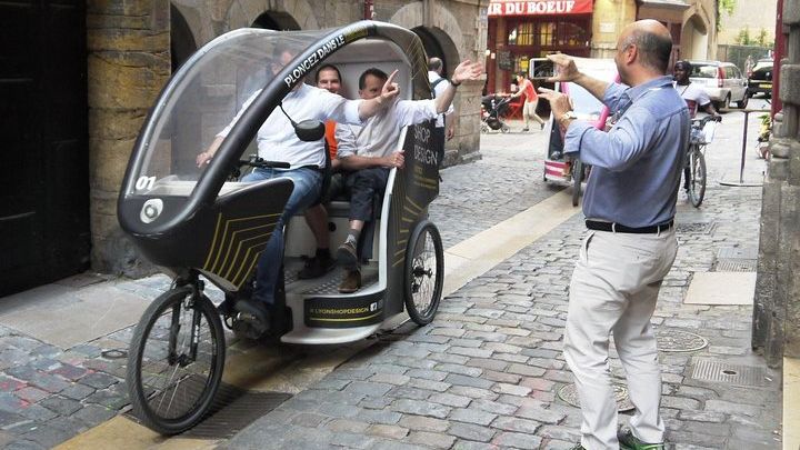 Excursion in old Lyon by bicycle taxi