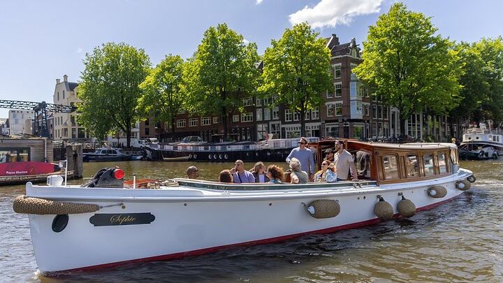 Amsterdam Canal Cruise Small-Group with Captain Bow