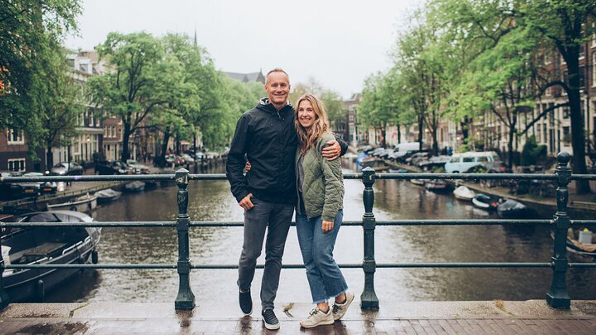 París a Amsterdam: Traslado privado con parada en Bruselas