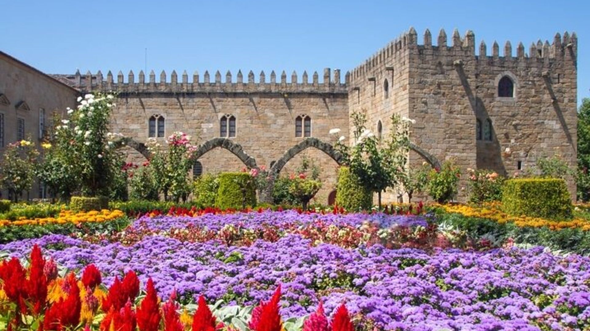 Authentic Braga & Guimarães: Small Historical Group Tour