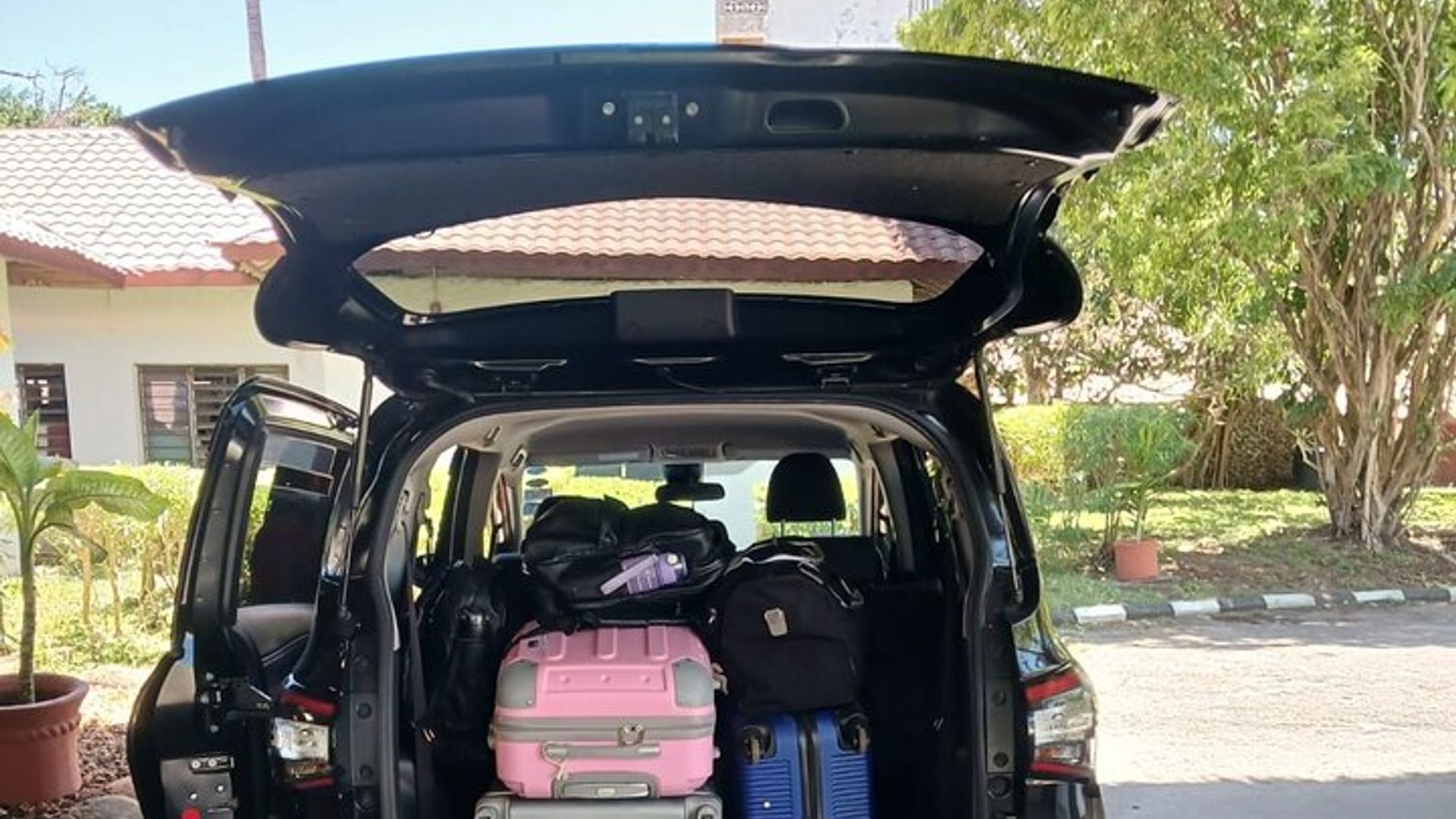 Transfer From Mombasa (Moi Airport/SGR) To Diani