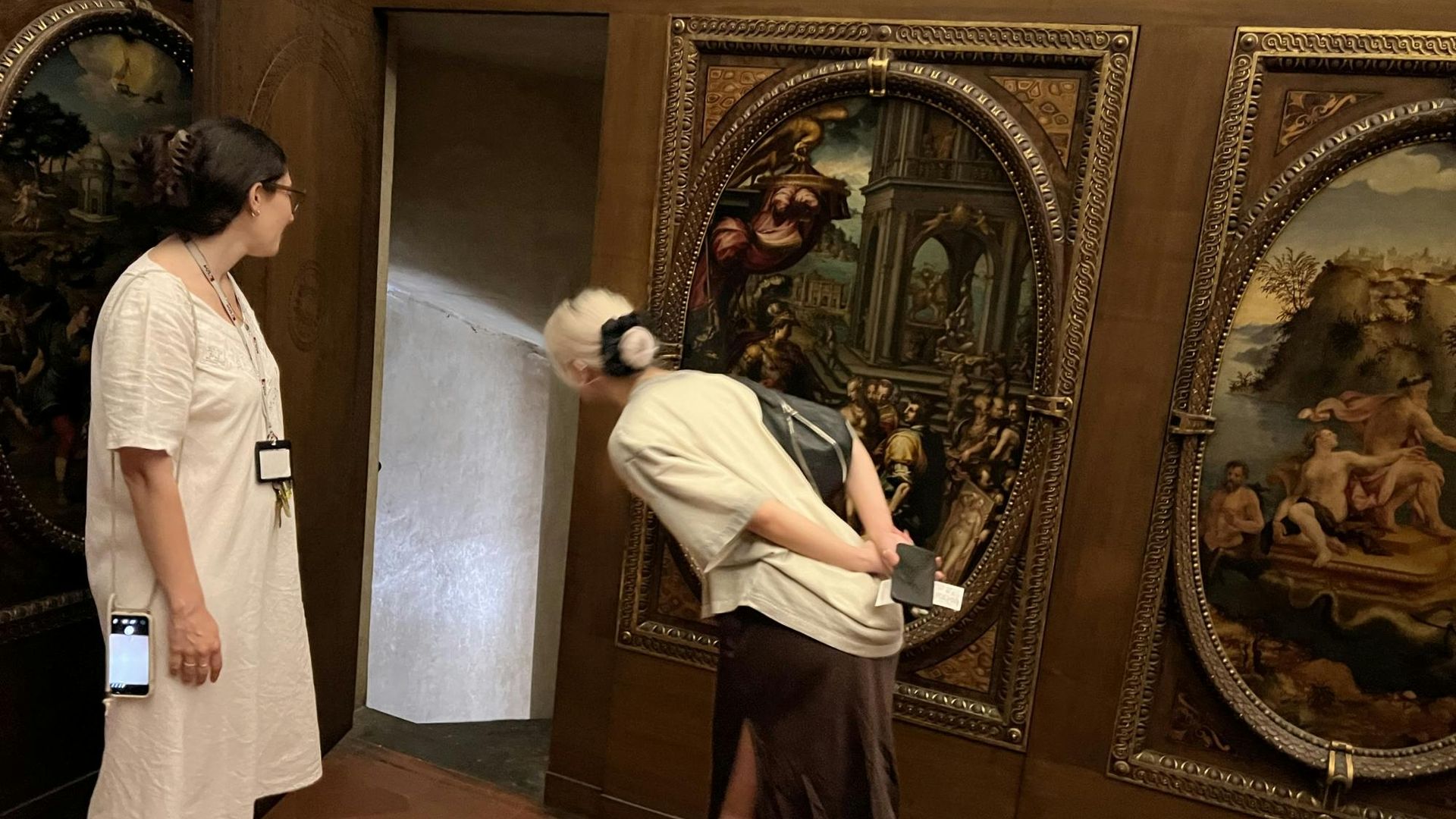 Palazzo Vecchio secret passages tour with lunch or gelato tasting