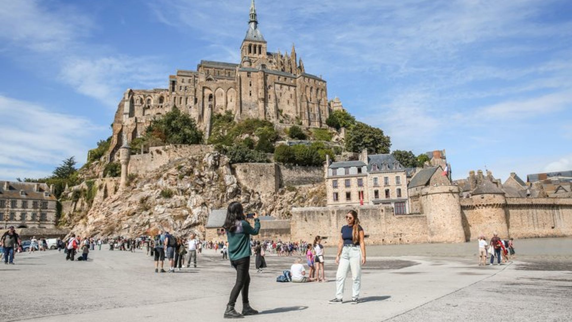 Tour de día completo al Mont-Saint-Michel desde París con recogida en el hotel