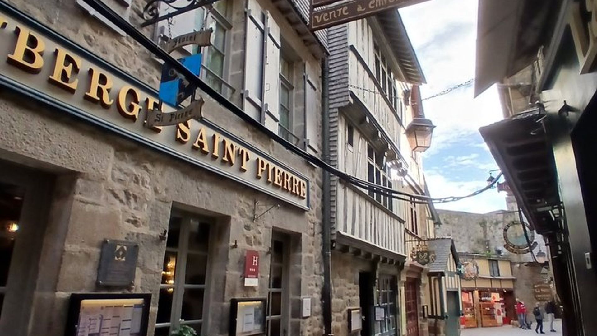 Guided tour of the village of the Mont-Saint-Michel