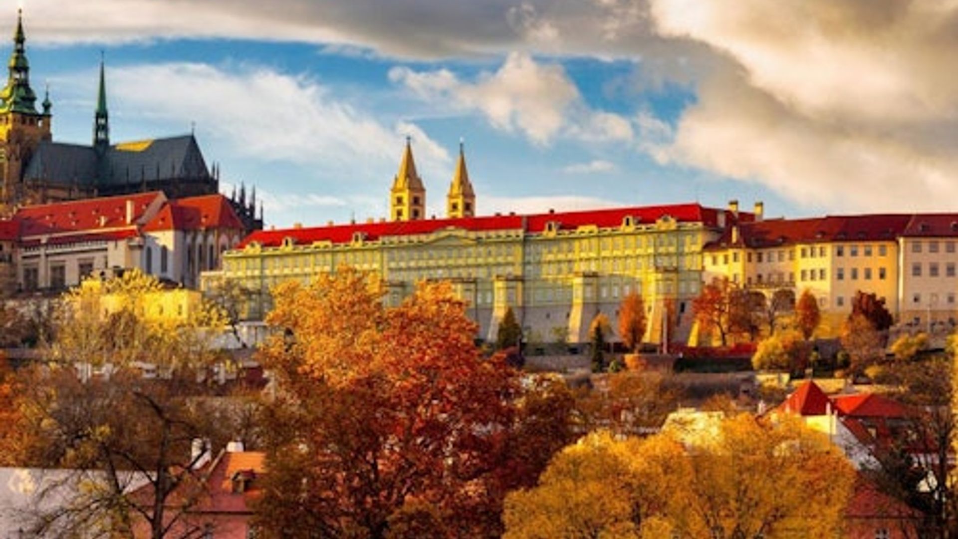 Prague: City Tour with Lunch & River Cruise