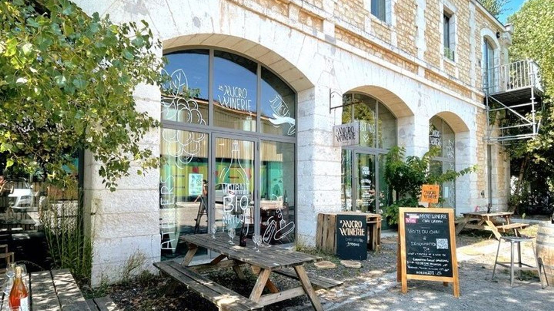 Visit of the cellar and introduction to tasting