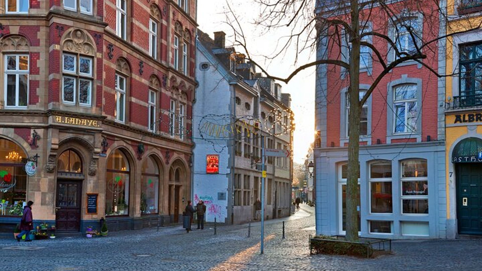 Aachen Scavenger Hunt & Highlights Self-Guided Walking Tour