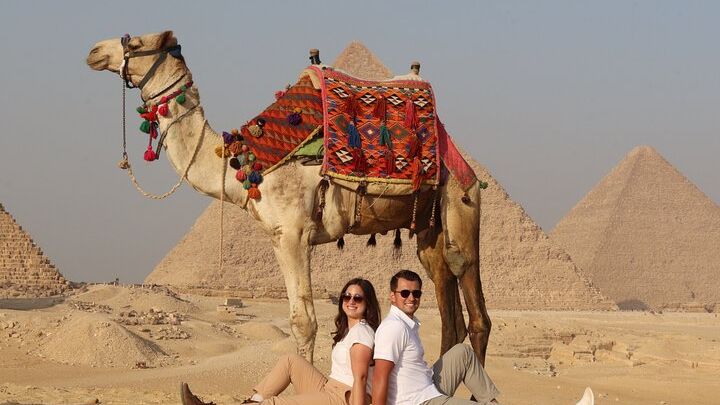 Giza Pyramids, Sphinx & Saqqara – Full Guided Private Day Tour