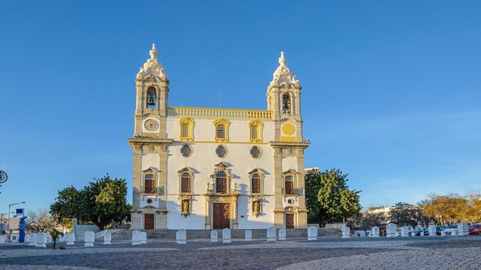 Traslado privado desde Tavira al aeropuerto de Faro (FAO)