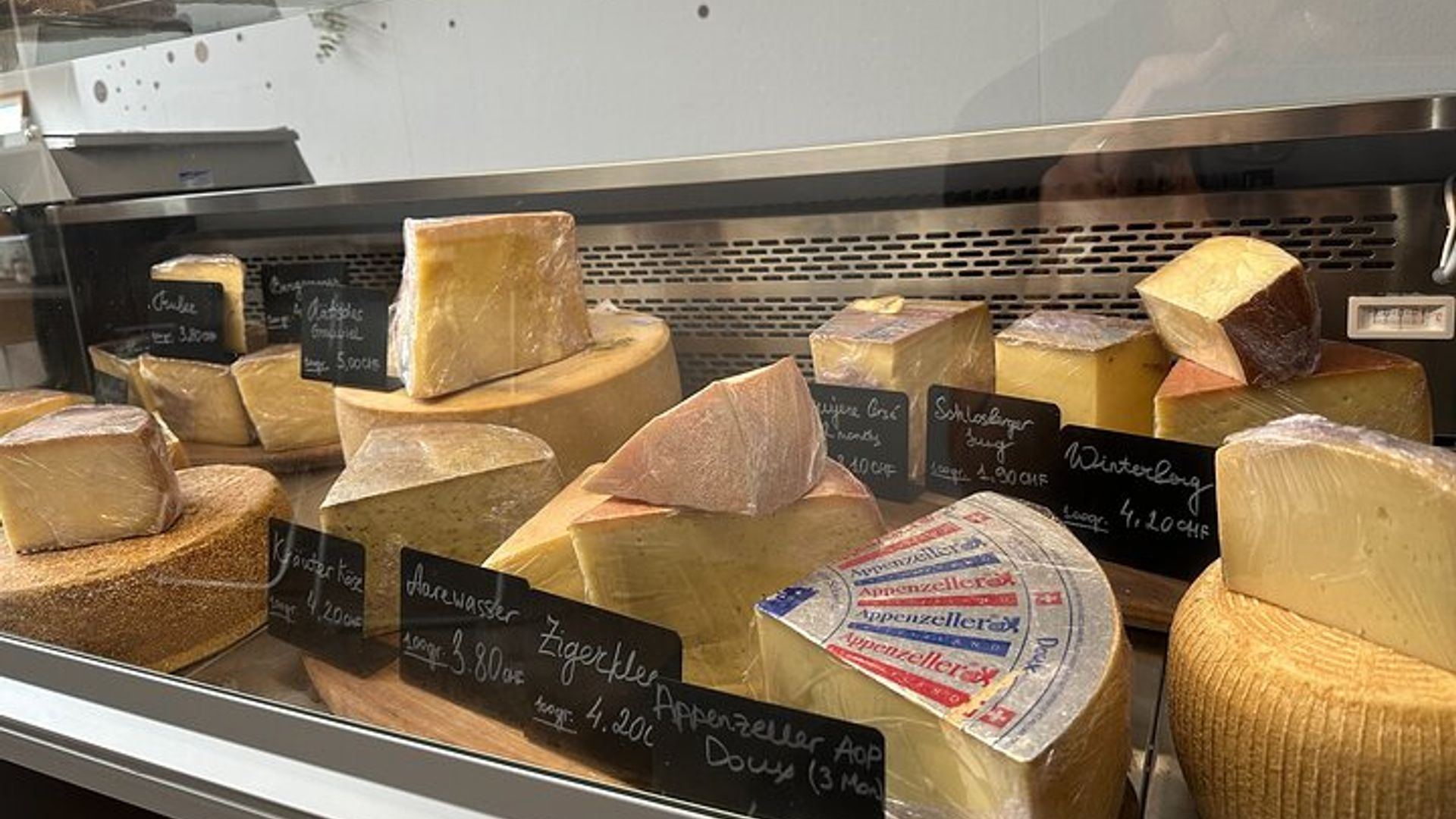 Visite privée de dégustation de fromages, de chocolats et de pâtisseries locales de Bâle
