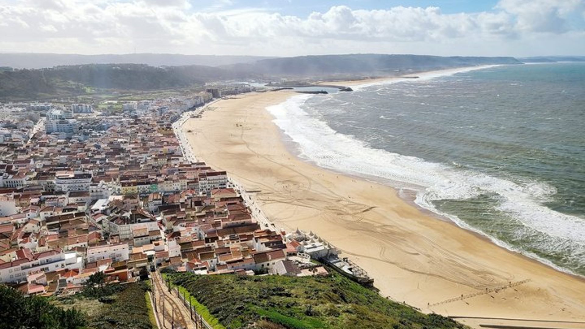 Lisbon to Nazare Private Transfer