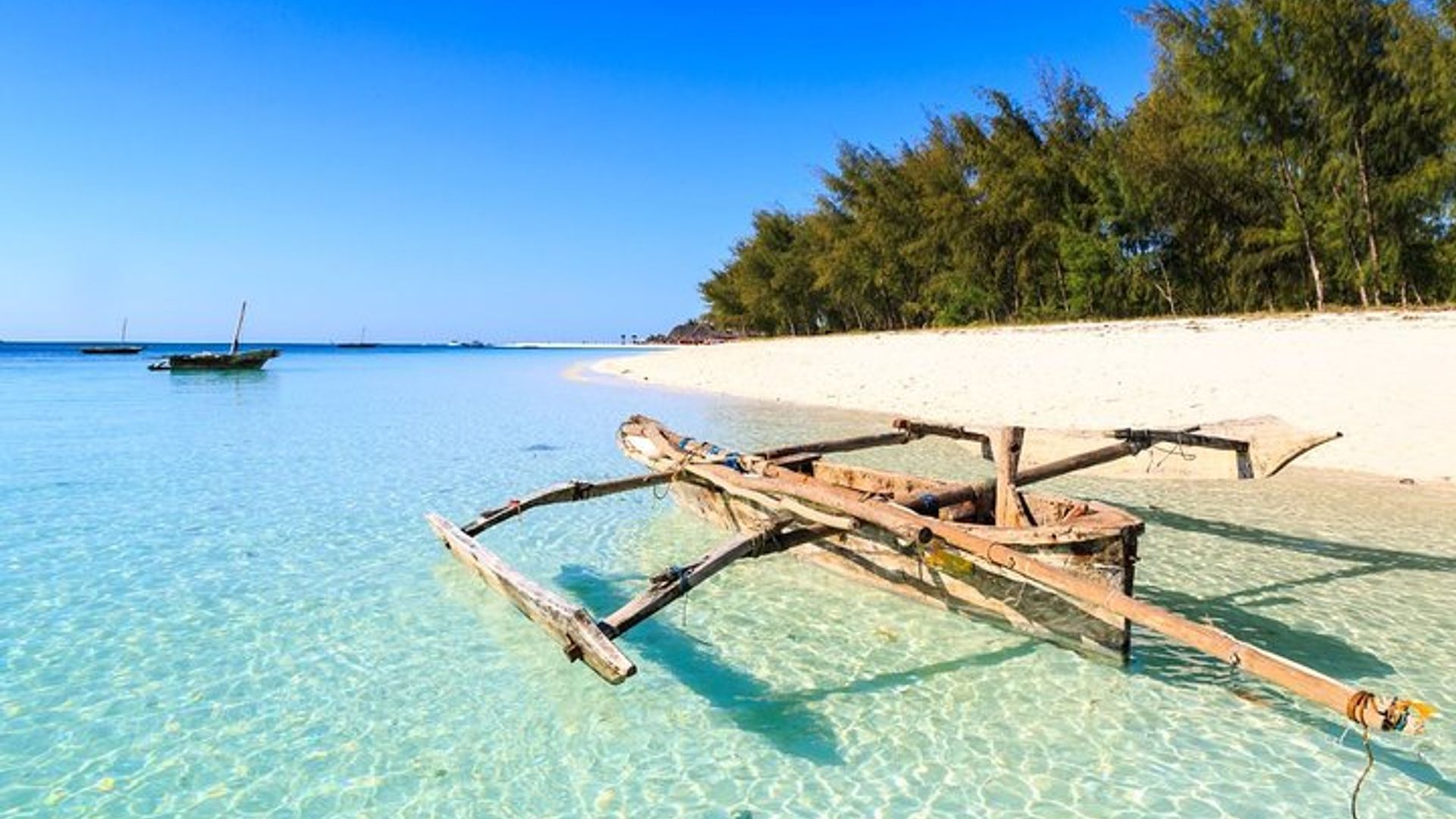 Kwimura wenyine kuva ikibuga cyindege cya Zanzibar (ZNZ) muri Uroa