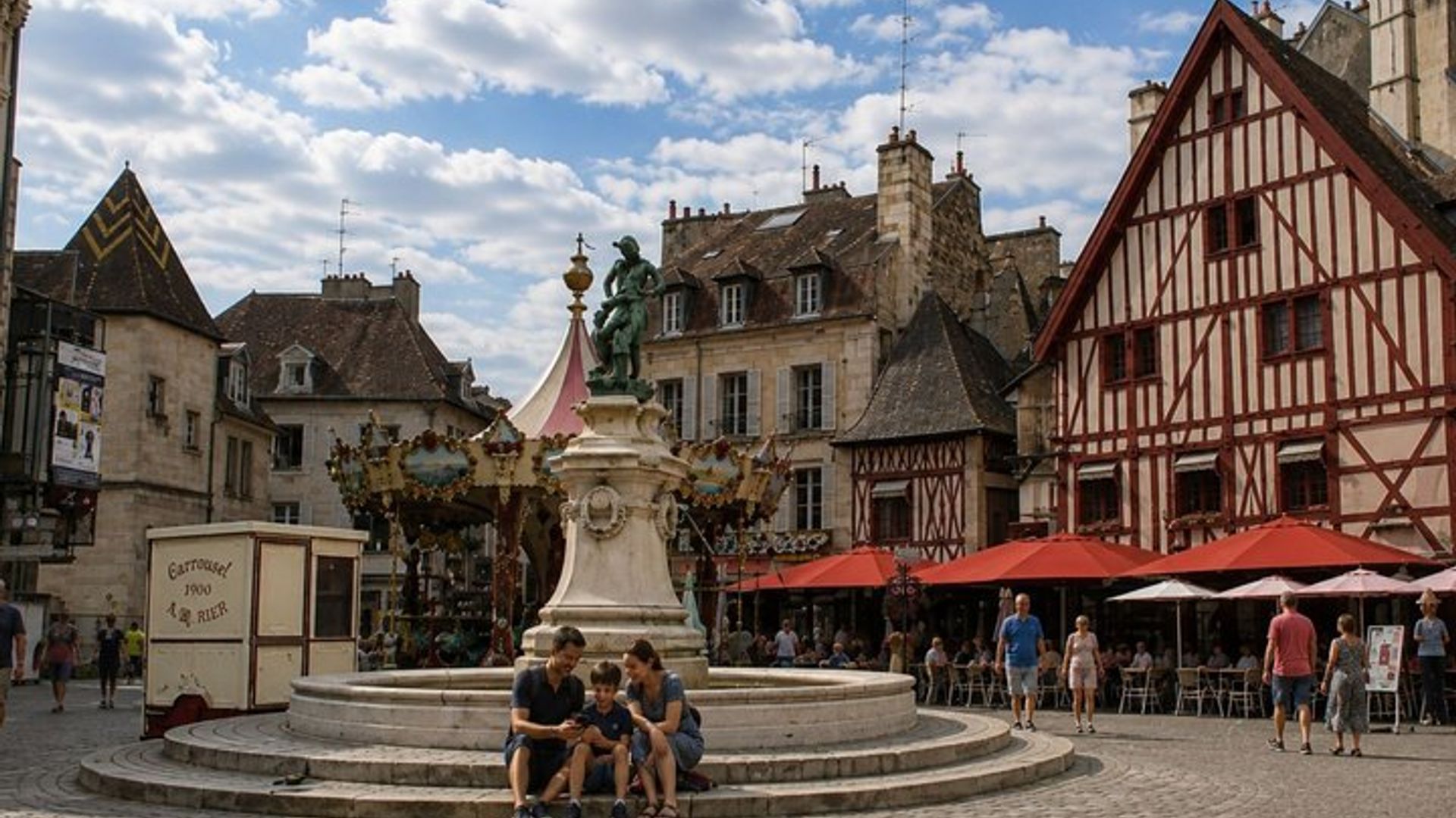 Dijon búsqueda del tesoro & Highlights tour a pie autoguiado