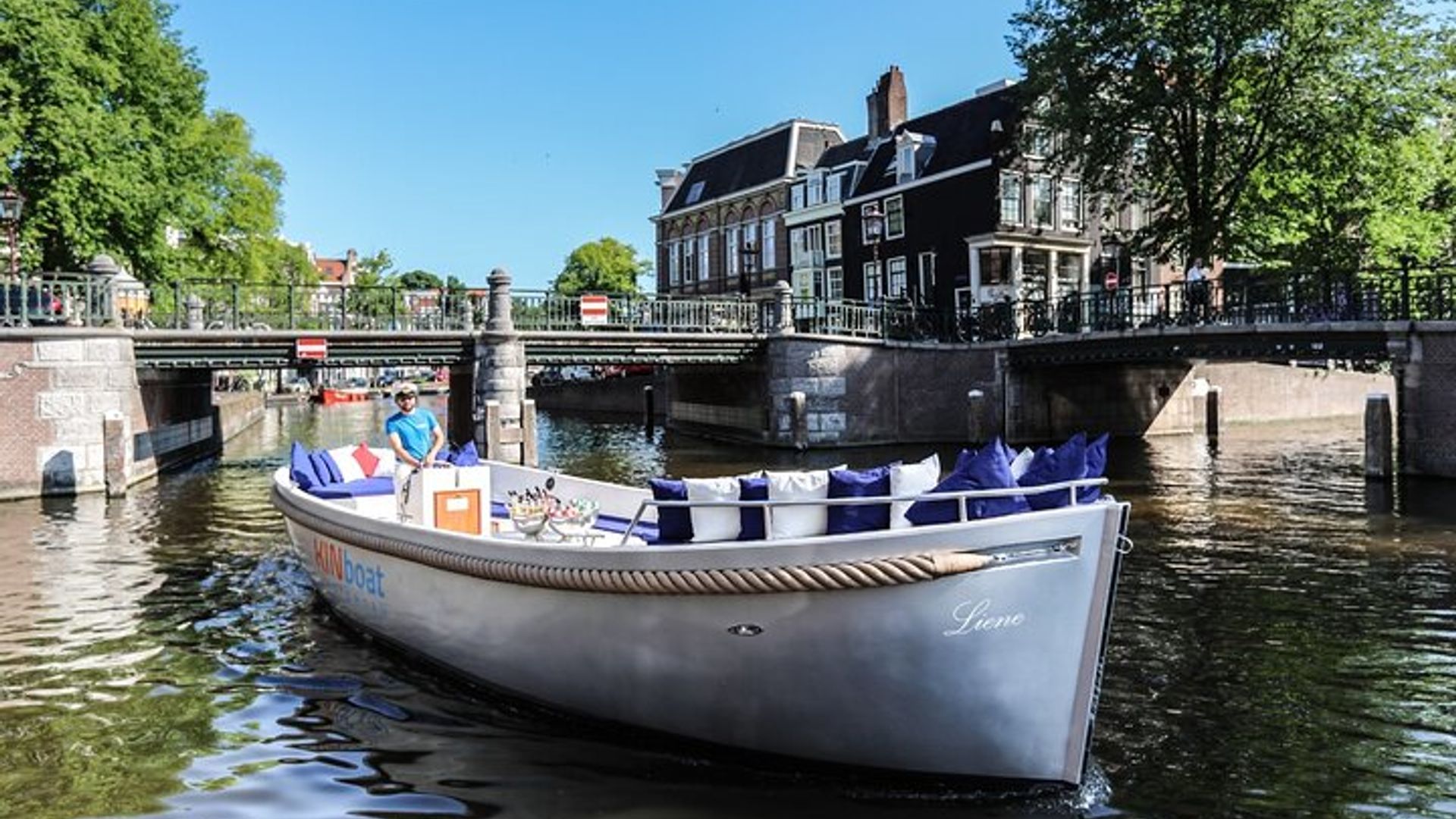 Electric Boat Canal Cruise image 3