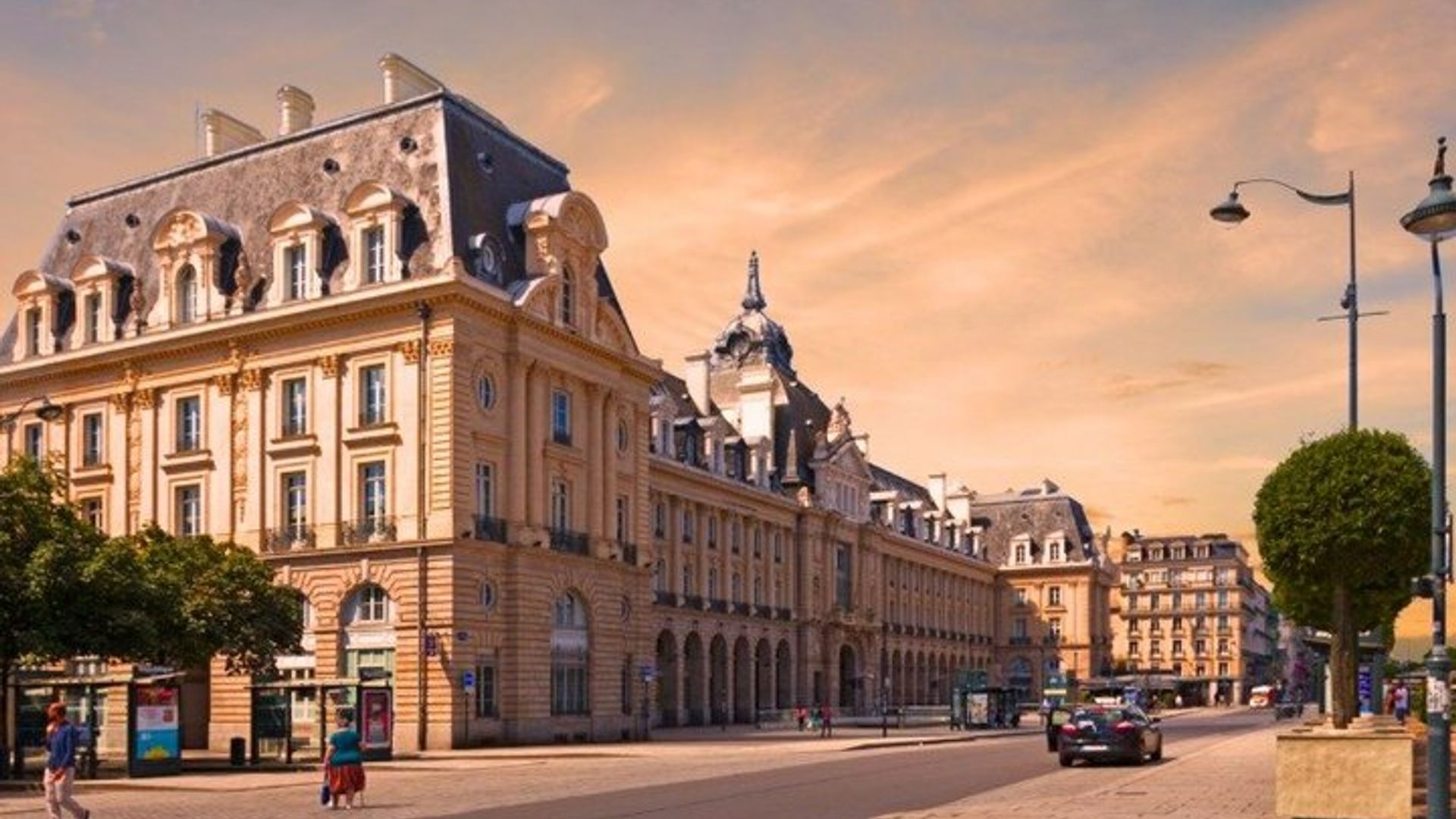 TOP Rennes: Visita Guiada Privada con tu Móvil