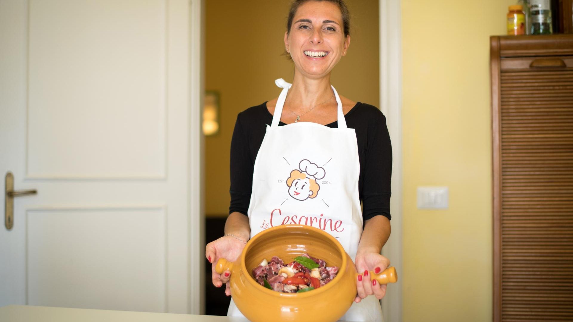 Lunch or dinner with an Italian family with cooking demo and wines included in Florence