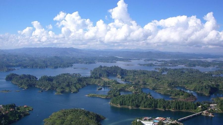 Guatapé Private Tour: Peńol de Guatapé and Coffee