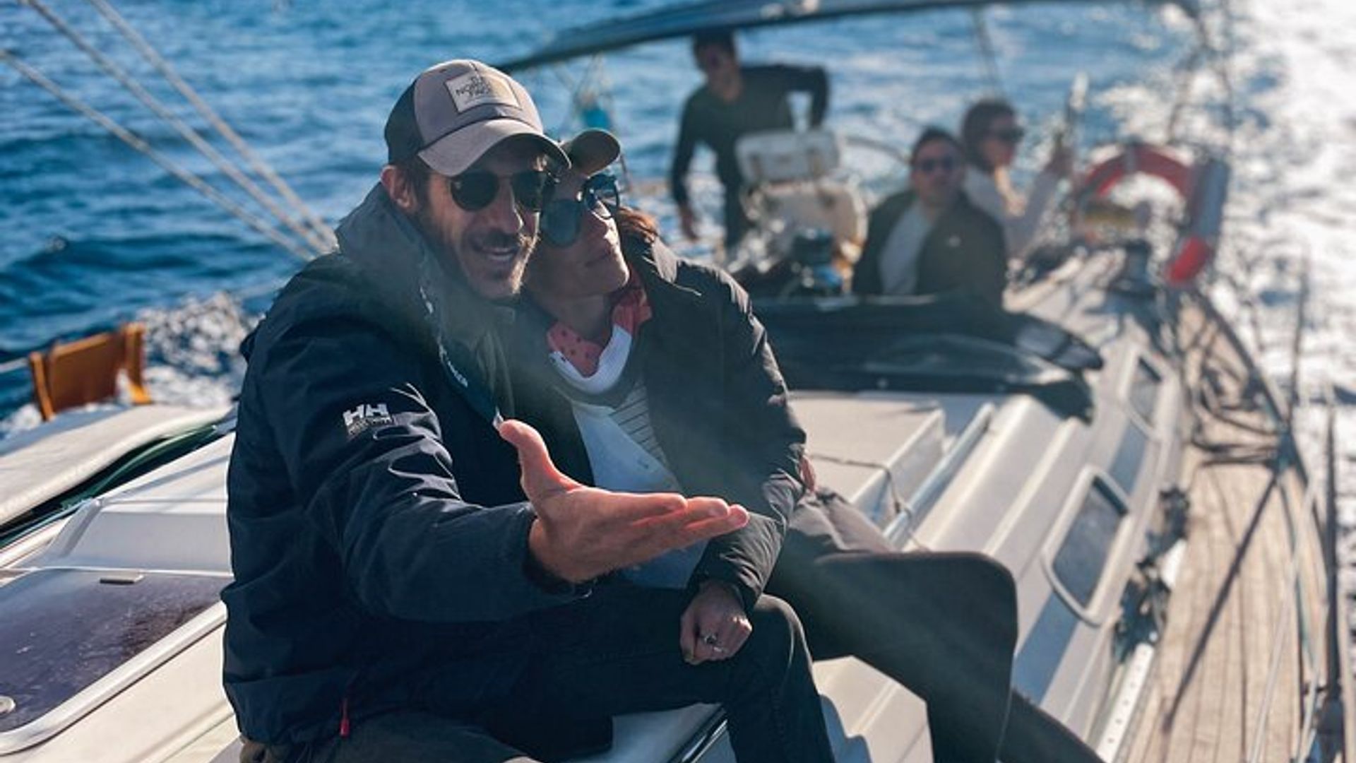 Excursion privée en voilier : profitez de Barcelone depuis la mer