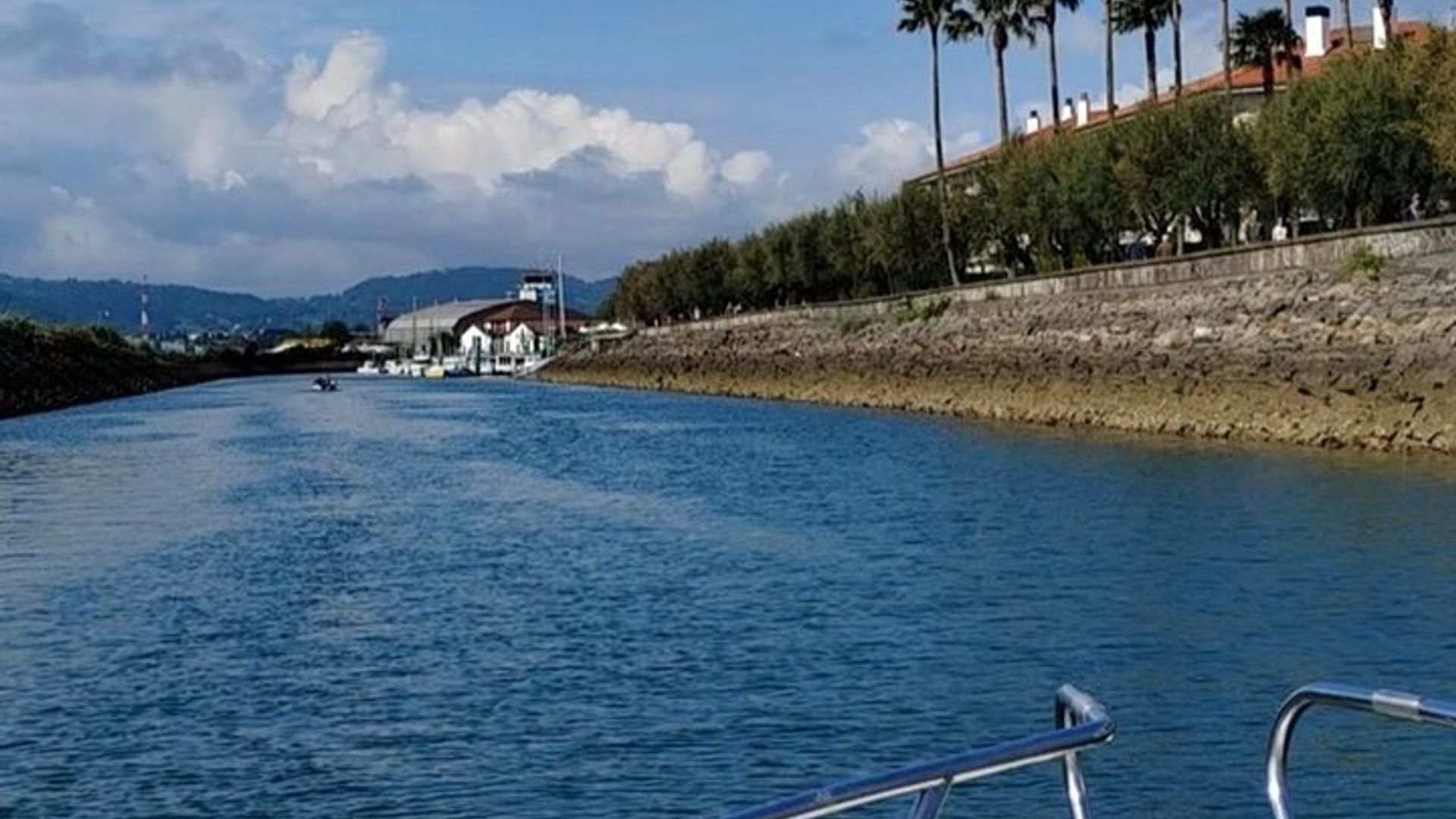 Discover Hondarribia from the Sea with Audio Guide