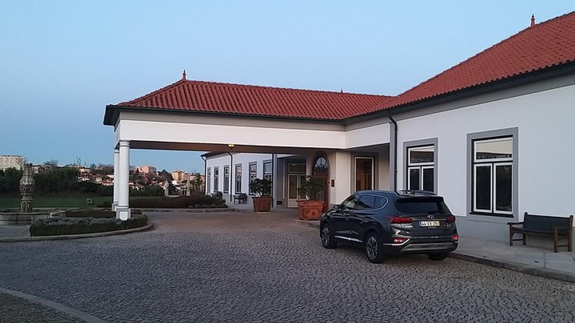 Traslado privado de Aeropuerto desde Porto a Peniche