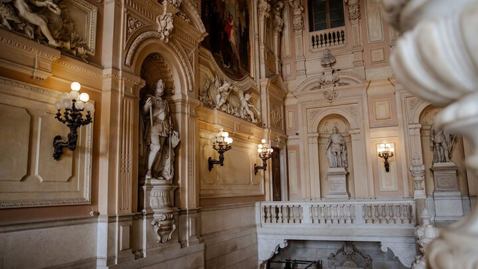 Turin Royal Palace Skip-the-line Small-Group Tour