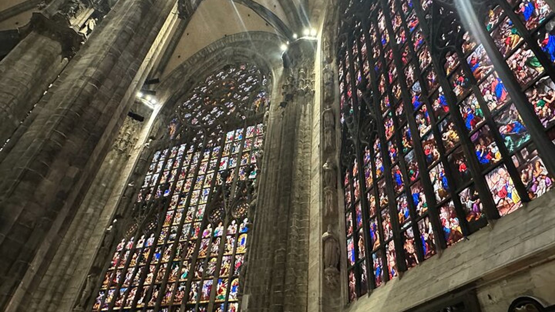 Duomo skips the line with a guide