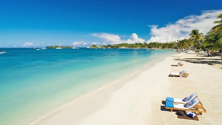 Private Negril Beach & Rick's Cafe Sunset Tour