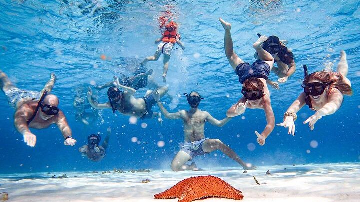 Cozumel Private Catamaran Private Tour with Top-Shelf Bar