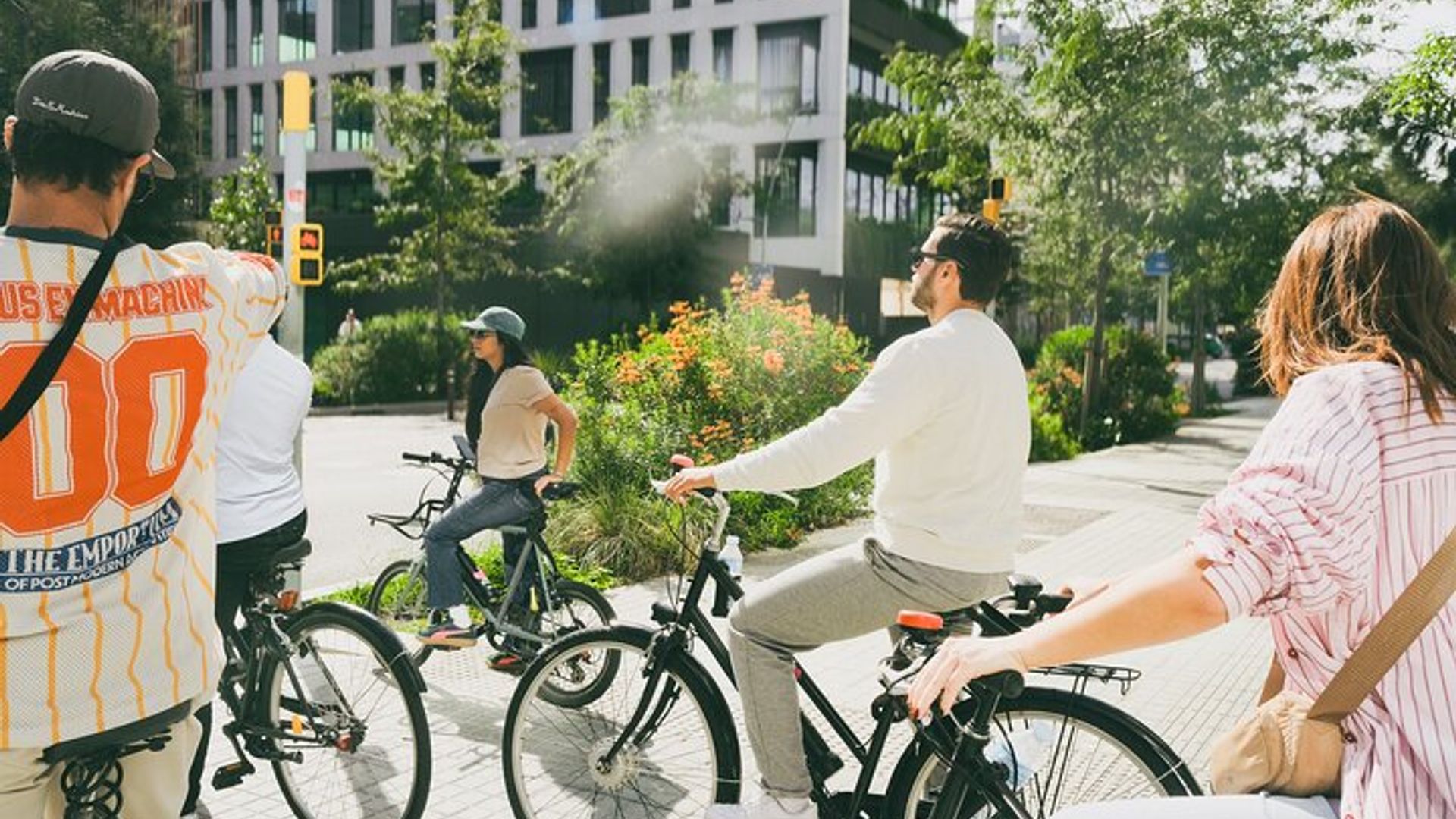 Tour en E-Bike para grupos pequeños de Barcelona : Explora con un guía local