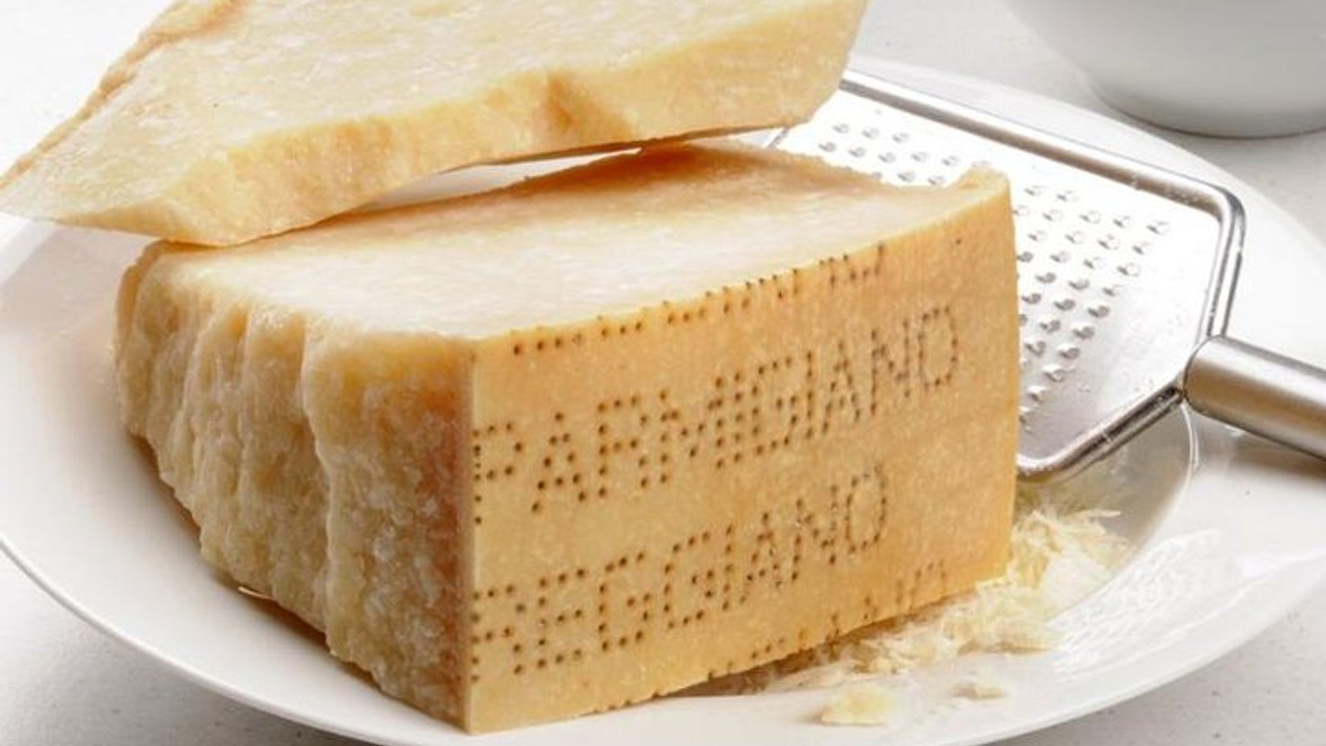 Parmigiano-Reggiano Cheese Factory Small group Tour From Parma
