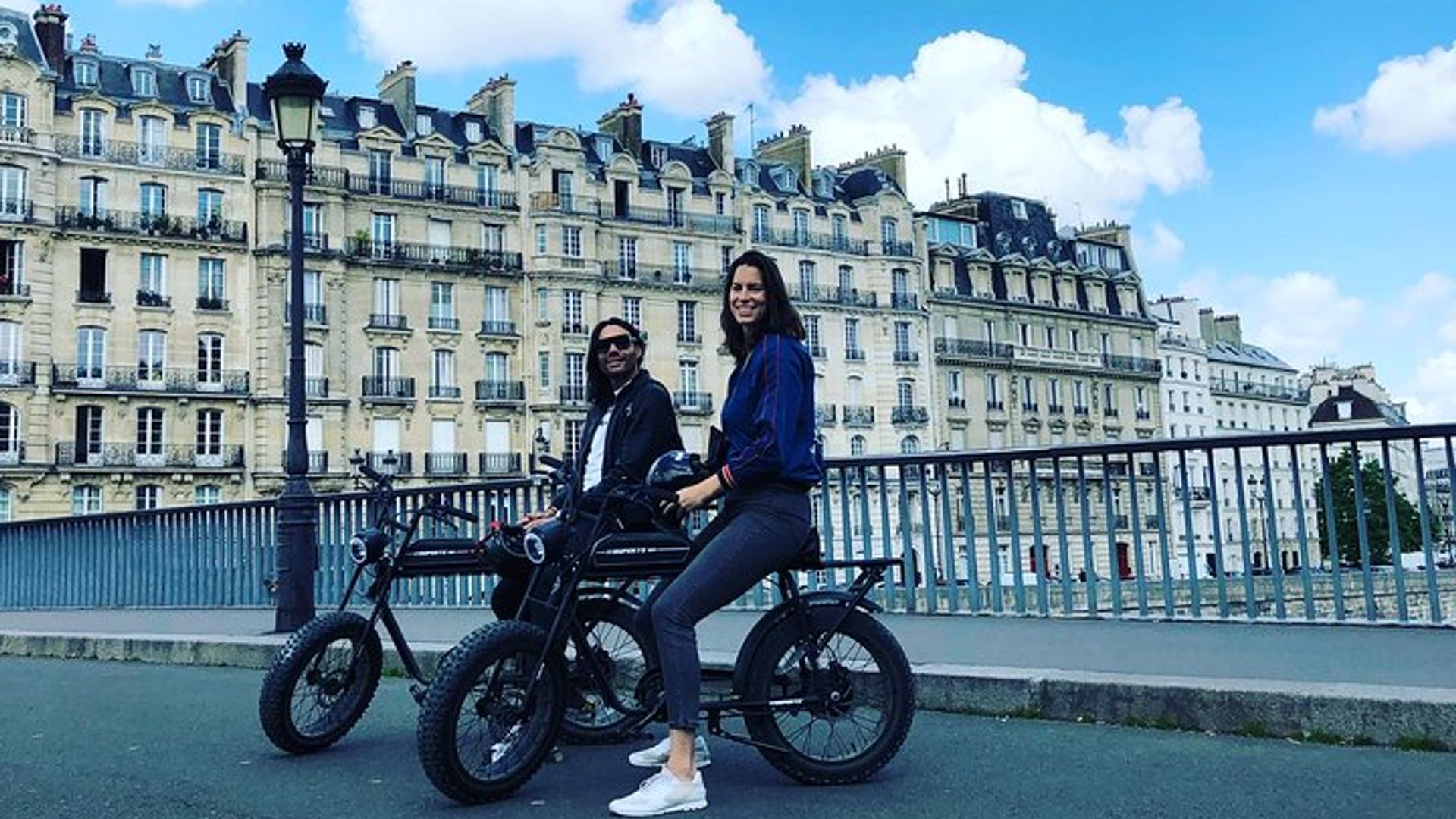 Private Paris electric bike ride with video image 1