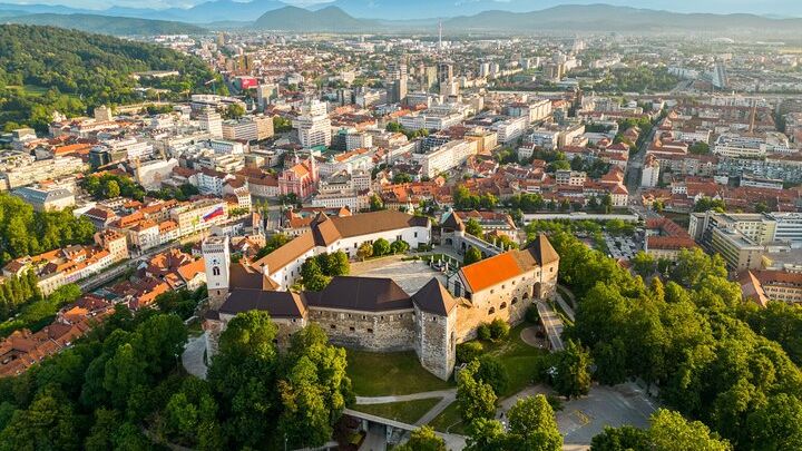 Ljubljana 2Hours Walking Tour with Local Guide